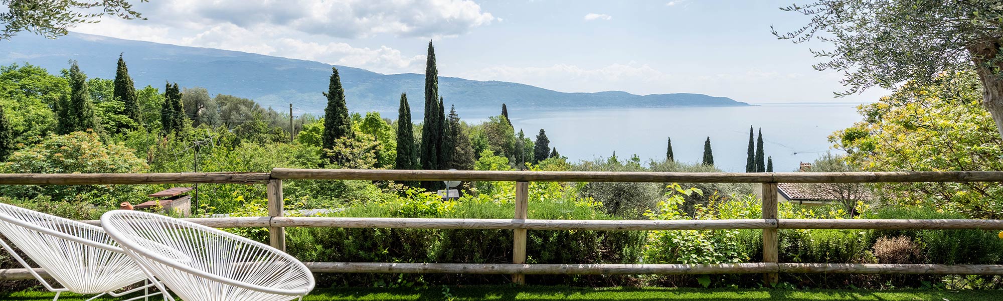 www.holidaygargnano.com